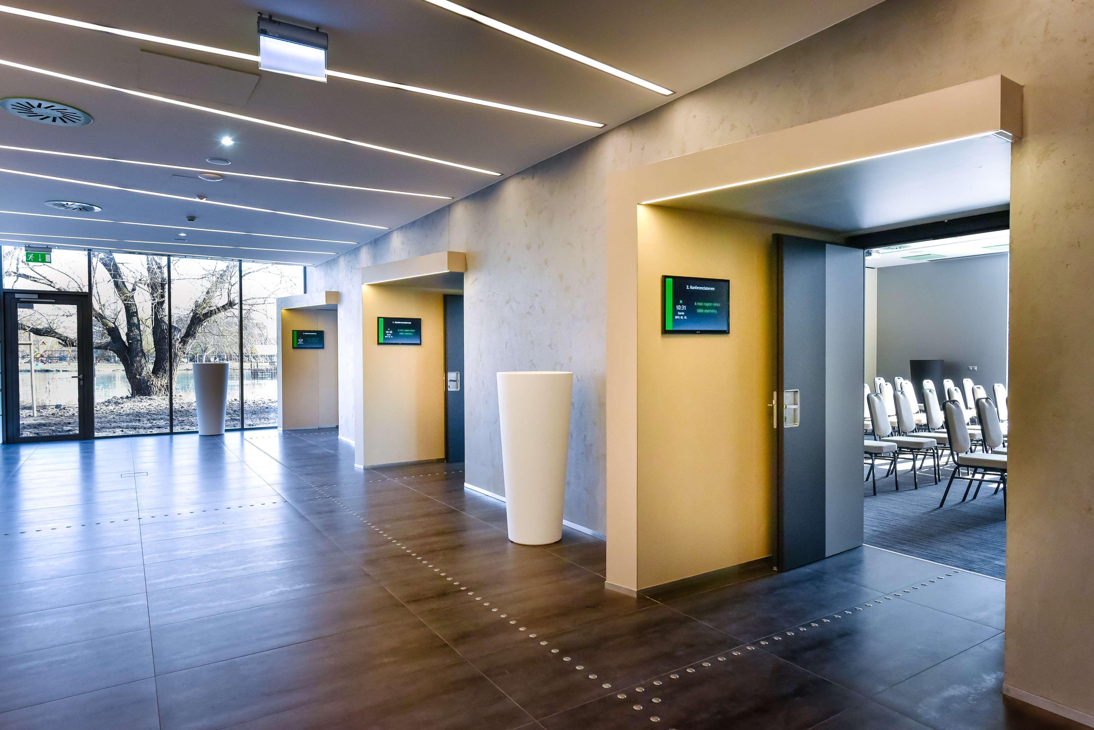 Best Western Plus Lakeside Hotel Székesfehérvár Εξωτερικό φωτογραφία