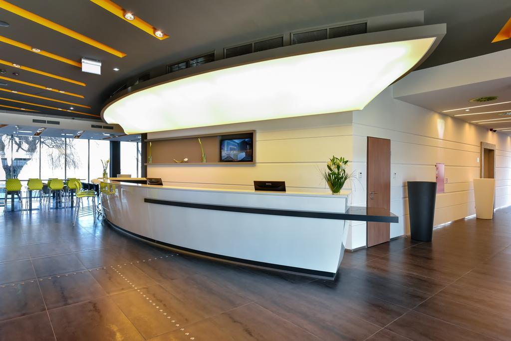 Best Western Plus Lakeside Hotel Székesfehérvár Εξωτερικό φωτογραφία