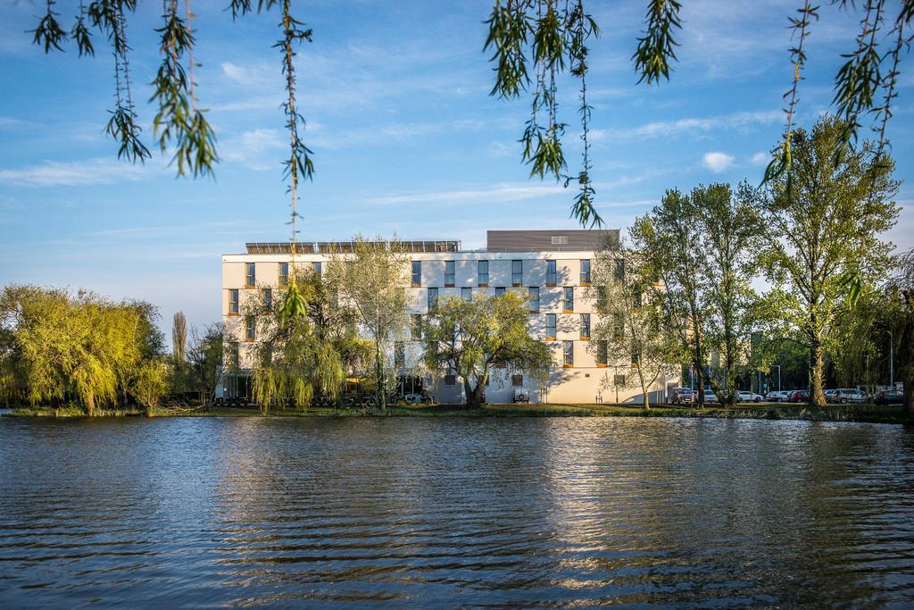Best Western Plus Lakeside Hotel Székesfehérvár Εξωτερικό φωτογραφία