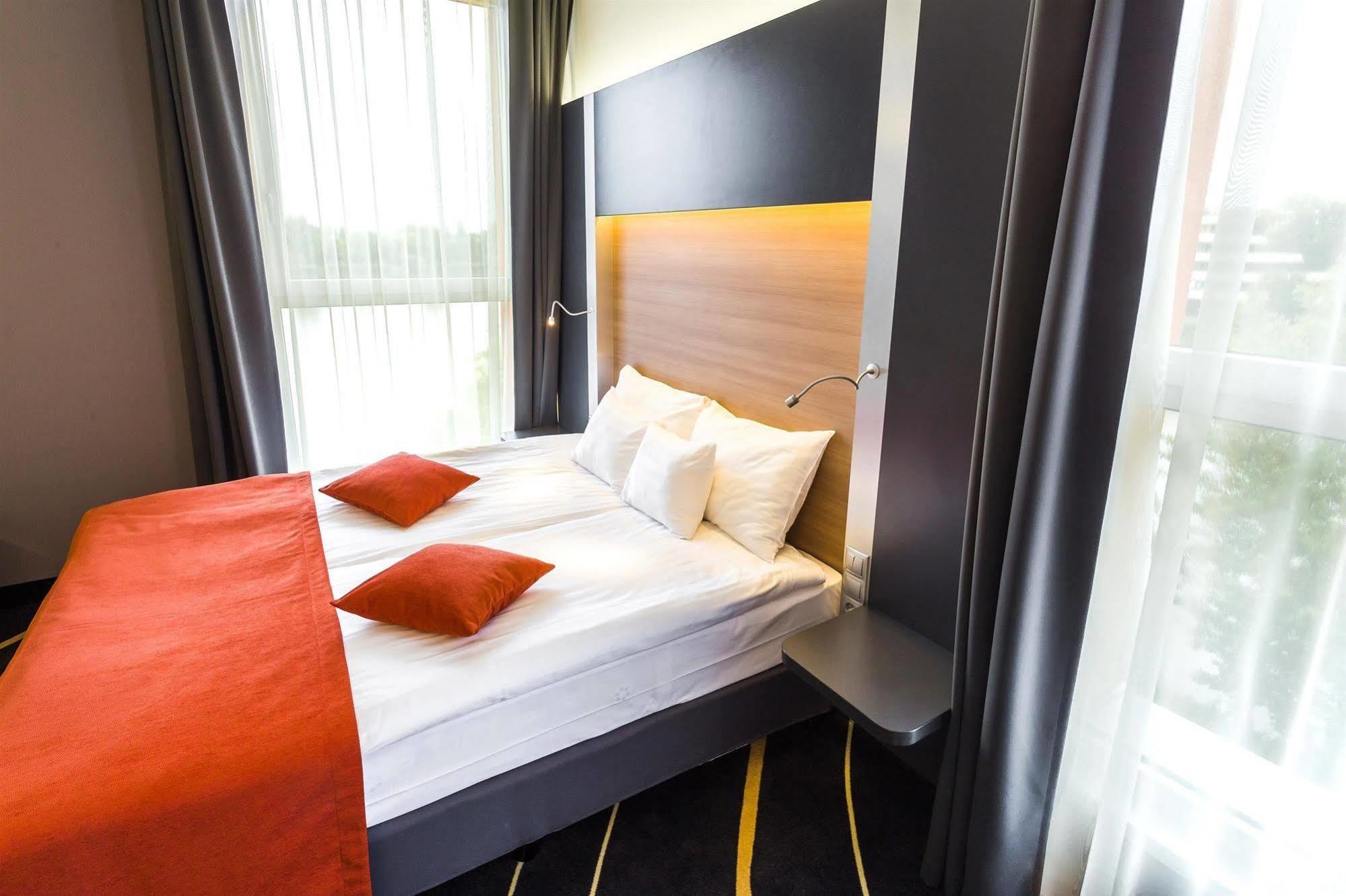 Best Western Plus Lakeside Hotel Székesfehérvár Εξωτερικό φωτογραφία