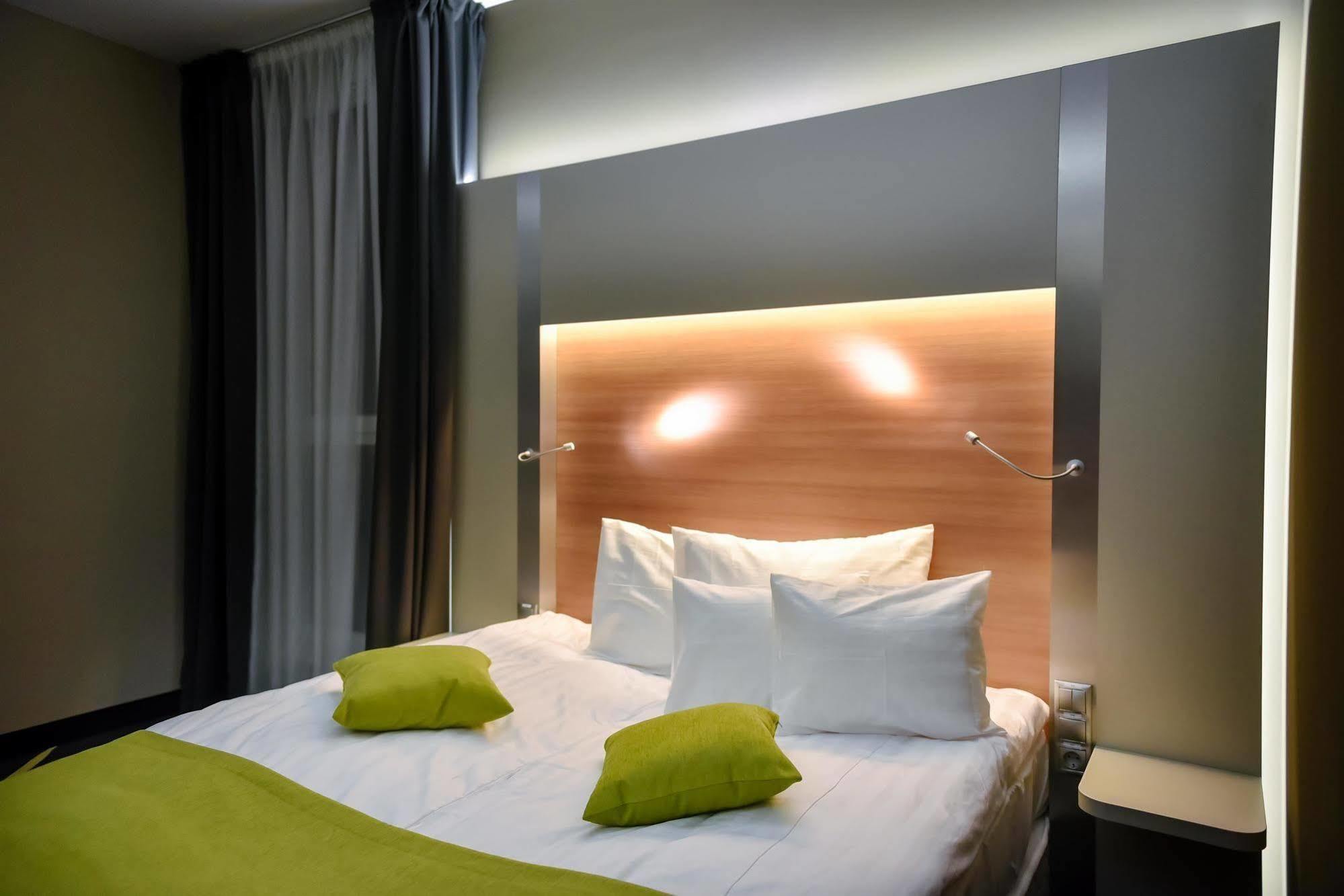 Best Western Plus Lakeside Hotel Székesfehérvár Εξωτερικό φωτογραφία
