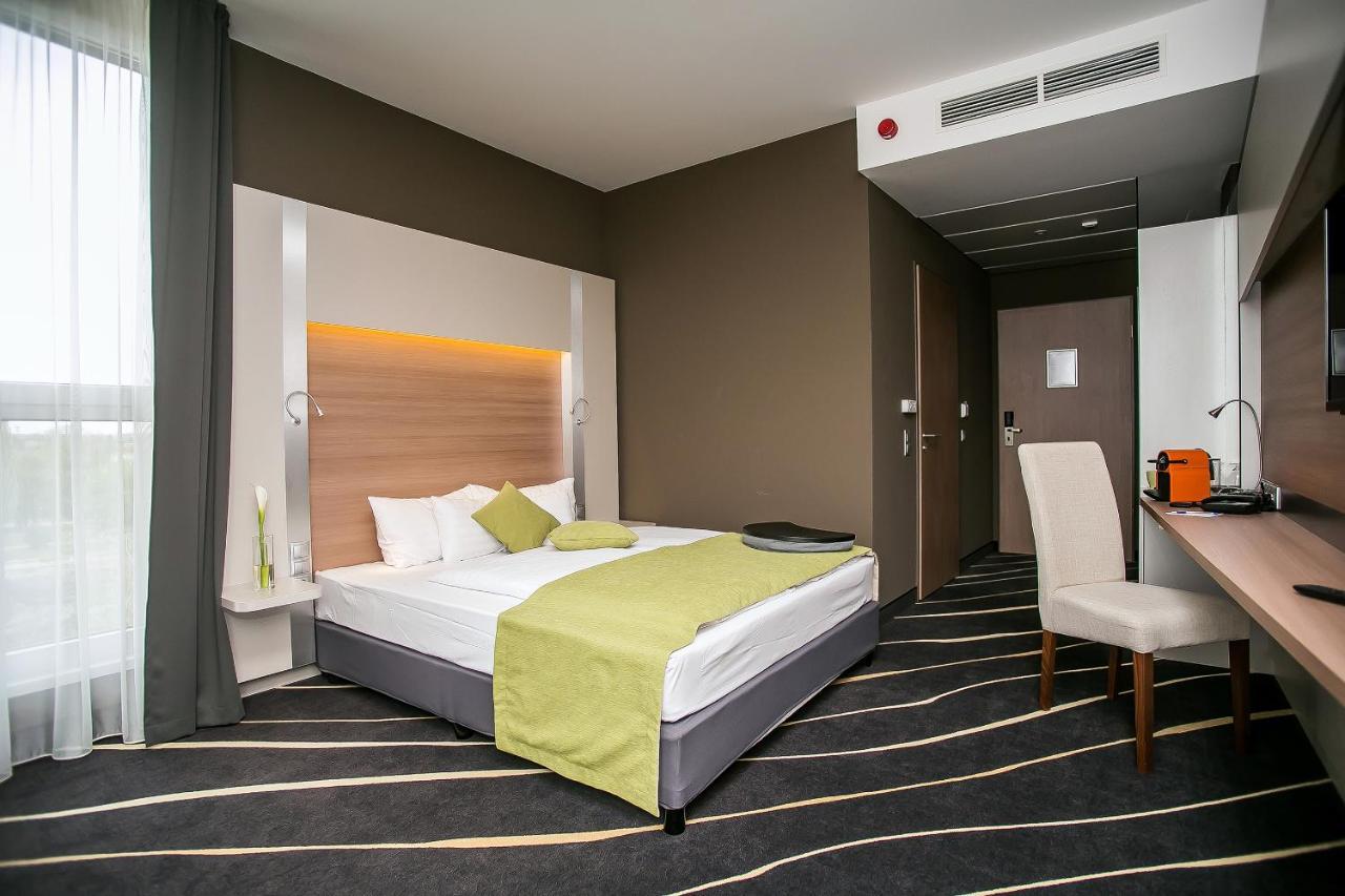 Best Western Plus Lakeside Hotel Székesfehérvár Εξωτερικό φωτογραφία