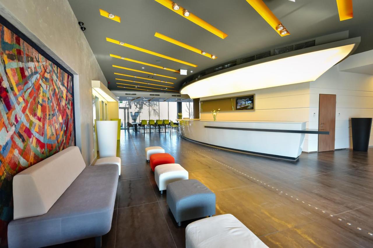 Best Western Plus Lakeside Hotel Székesfehérvár Εξωτερικό φωτογραφία